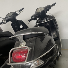 Khung viền Vespa LX 125